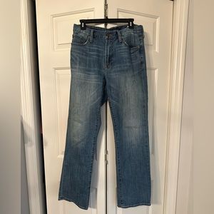 Men’s lucky brand jeans. Size 31/32, relaxed straight, medium wash, worn once.